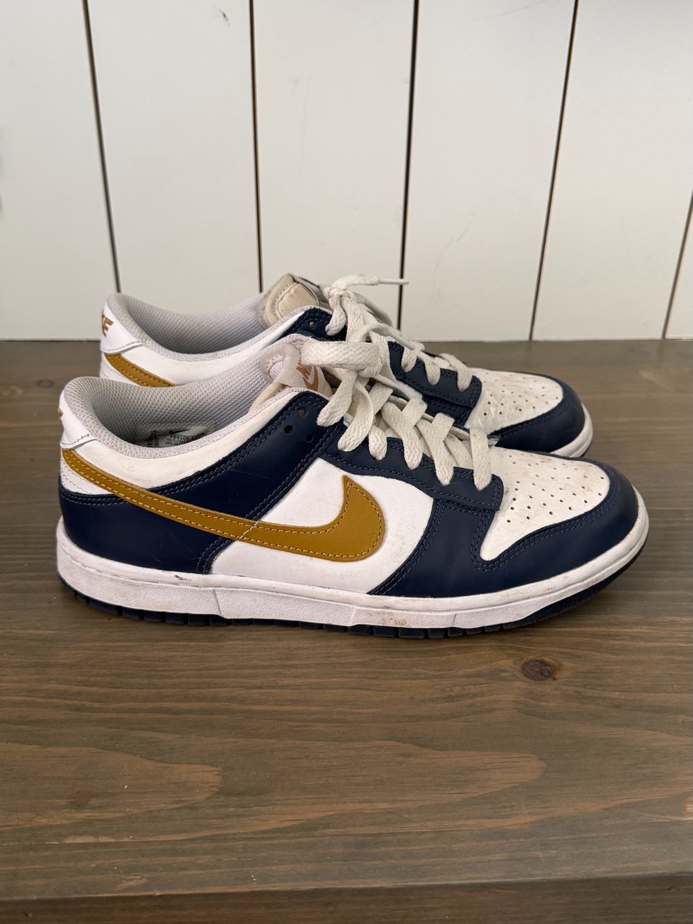 Nike Dunk Low G Kids Low-Top Sneakers - White, Navy & Gold